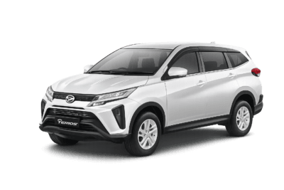 Daihatsu Terios putih tampak serong depan dan samping untuk layanan sewa mobil Bandung dengan driver profesional